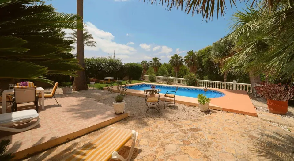 Pool der Villa in Beniarbeig