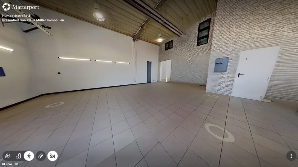 Rückwärtiger Hallenbereich 12