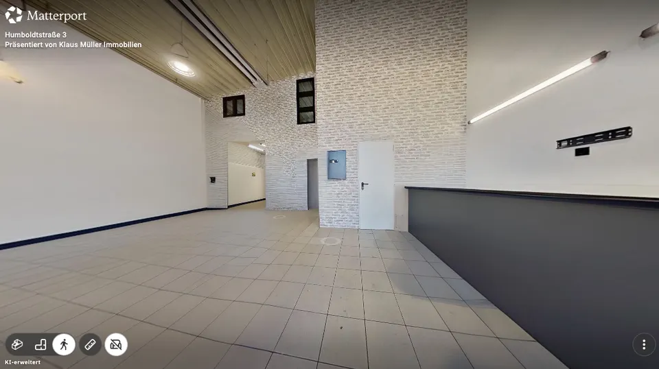 Rückwärtiger Hallenbereich 14