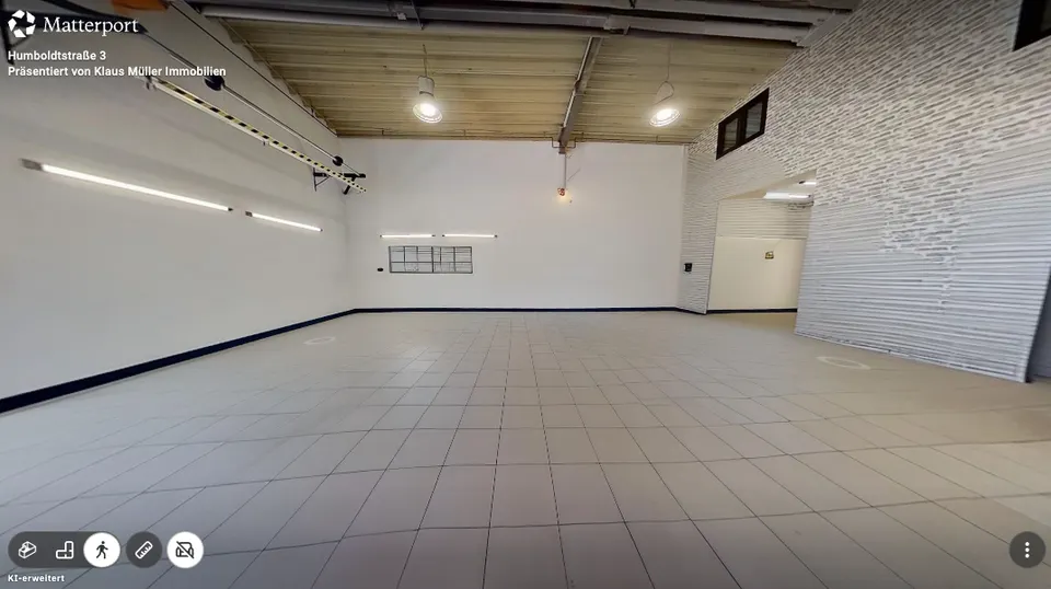 Rückwärtiger Hallenbereich 15